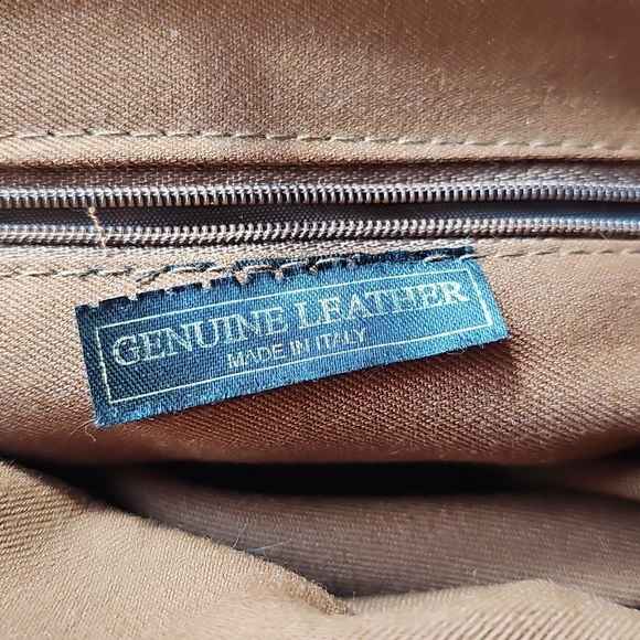 Croc Embossed Handbag - Picture 8 of 8